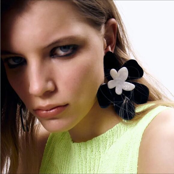New! Zara Black & White Acetate Earrings - Picture 1 of 9